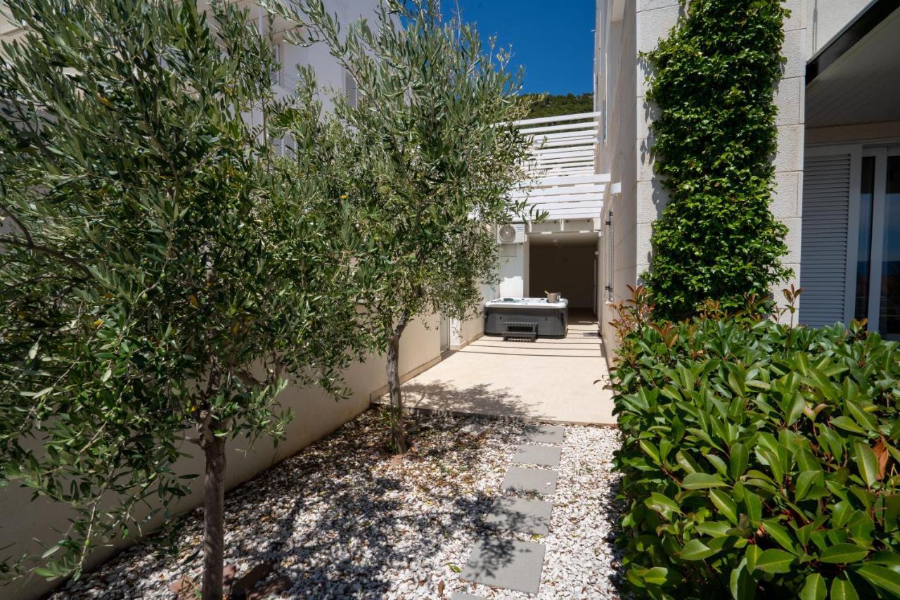 Azzurra 4*